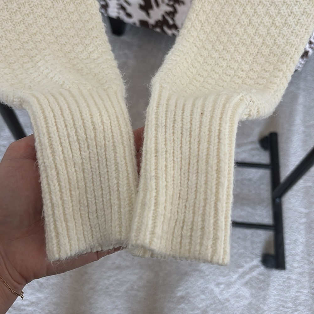 A&F cable knot button sweater - Picture 5 of 5